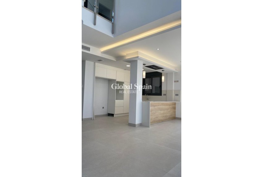 Revente - VILLA -
TORREVIEJA - LOS BALCONES - LOS ALTOS