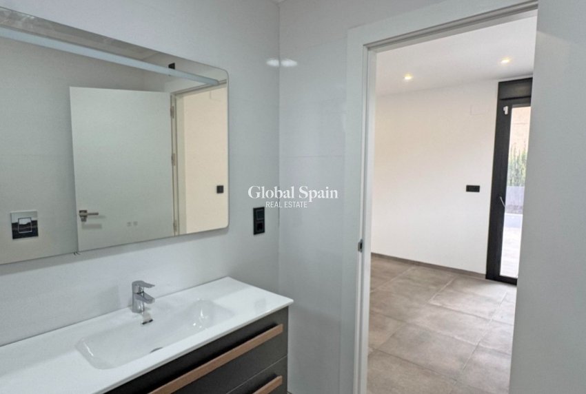 Revente - VILLA -
TORREVIEJA - LOS BALCONES - LOS ALTOS