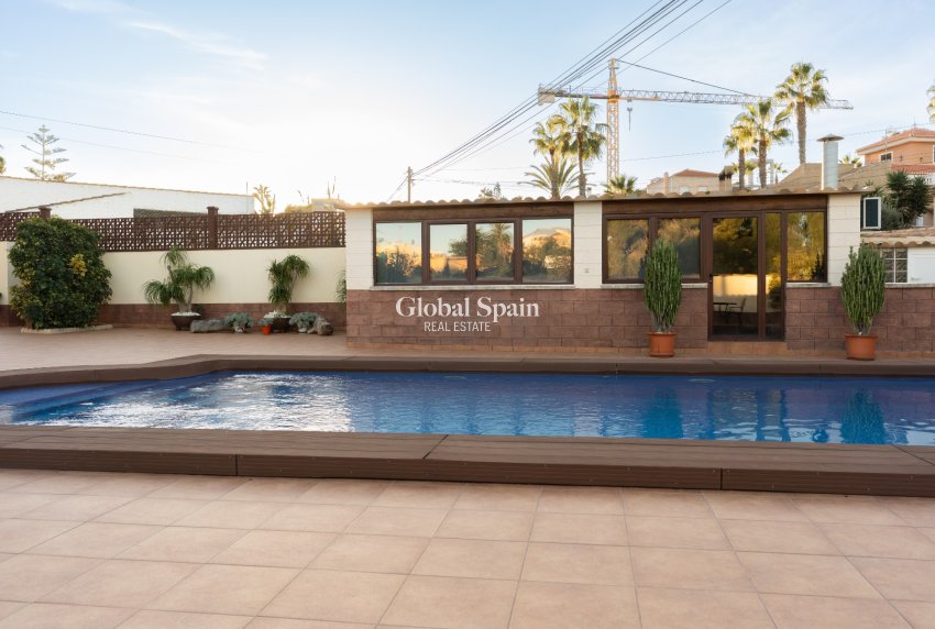 Revente - VILLA -
TORREVIEJA - LOS BALCONES - LOS ALTOS