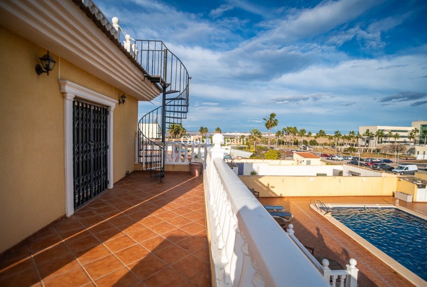 Revente - VILLA -
TORREVIEJA - LOS BALCONES - LOS ALTOS
