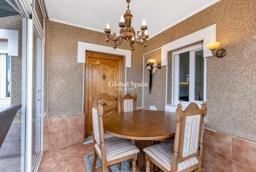 Revente - VILLA -
TORREVIEJA - LOS BALCONES - LOS ALTOS