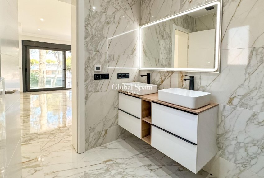 Revente - VILLA -
TORREVIEJA - LOS BALCONES - LOS ALTOS