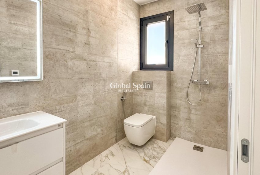 Revente - VILLA -
TORREVIEJA - LOS BALCONES - LOS ALTOS