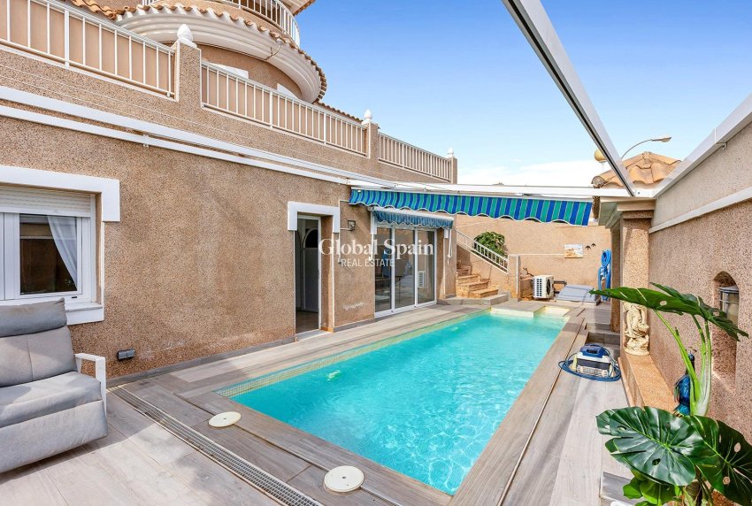 Revente - VILLA -
TORREVIEJA - LOS BALCONES - LOS ALTOS