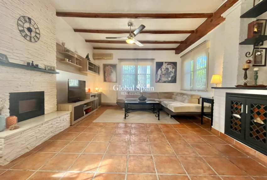 Revente - VILLA -
TORREVIEJA - LOS BALCONES - LOS ALTOS