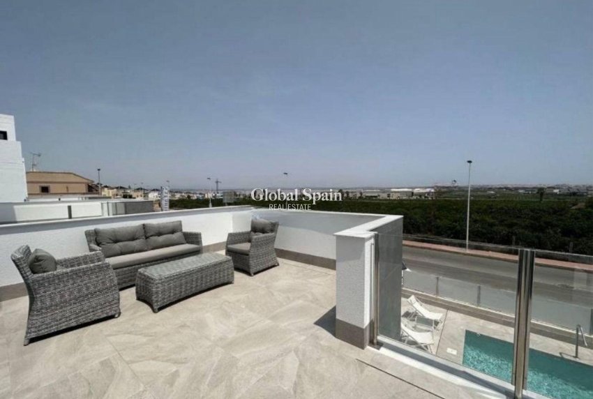 Revente - VILLA -
TORREVIEJA - LOS BALCONES - LOS ALTOS