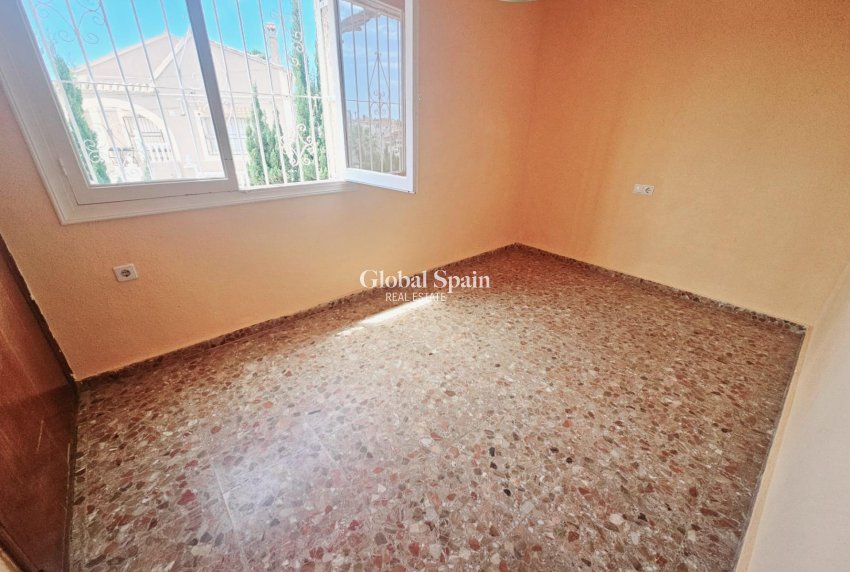Revente - VILLA -
TORREVIEJA - LOS BALCONES - LOS ALTOS