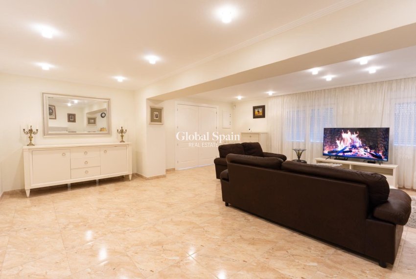 Revente - VILLA -
TORREVIEJA - LOS BALCONES - LOS ALTOS