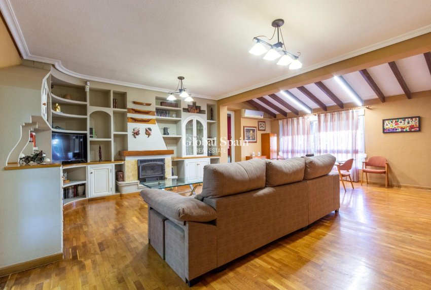 Revente - VILLA -
TORREVIEJA - LOS BALCONES - LOS ALTOS