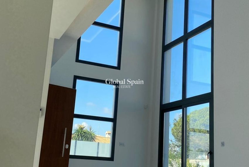 Revente - VILLA -
TORREVIEJA - LOS BALCONES - LOS ALTOS