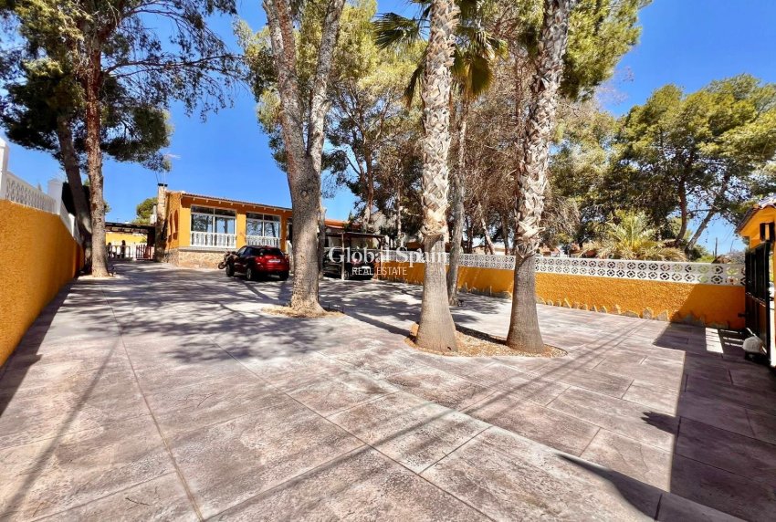 Revente - VILLA -
TORREVIEJA - LOS BALCONES - LOS ALTOS