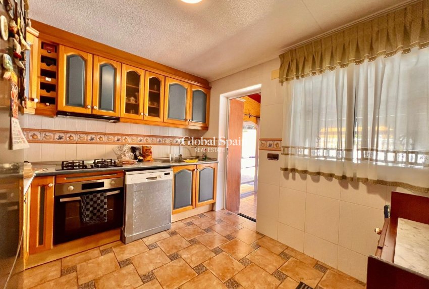 Revente - VILLA -
TORREVIEJA - LOS BALCONES - LOS ALTOS