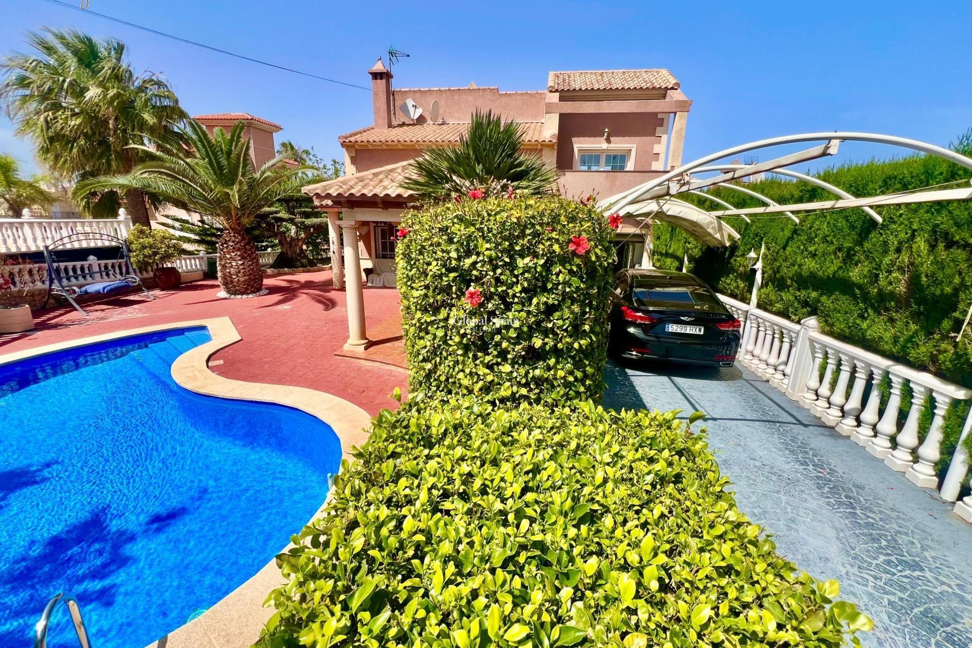 Revente - VILLA -
TORREVIEJA - LOS BALCONES - LOS ALTOS