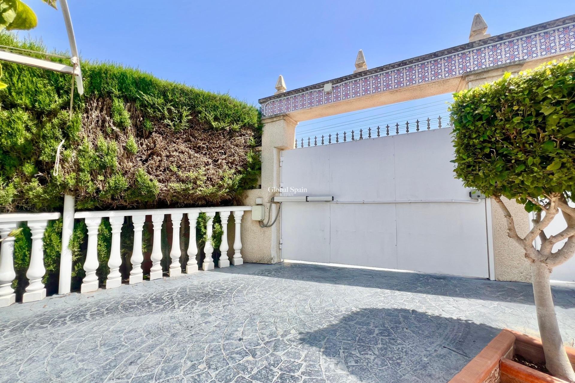 Revente - VILLA -
TORREVIEJA - LOS BALCONES - LOS ALTOS
