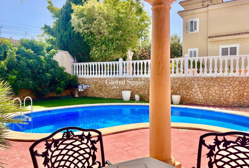 Revente - VILLA -
TORREVIEJA - LOS BALCONES - LOS ALTOS