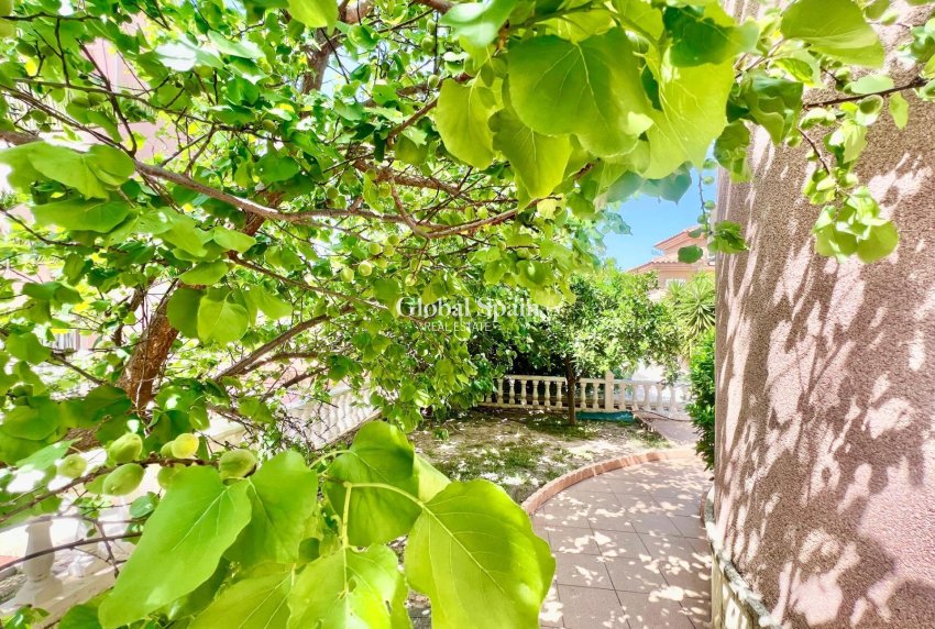 Revente - VILLA -
TORREVIEJA - LOS BALCONES - LOS ALTOS