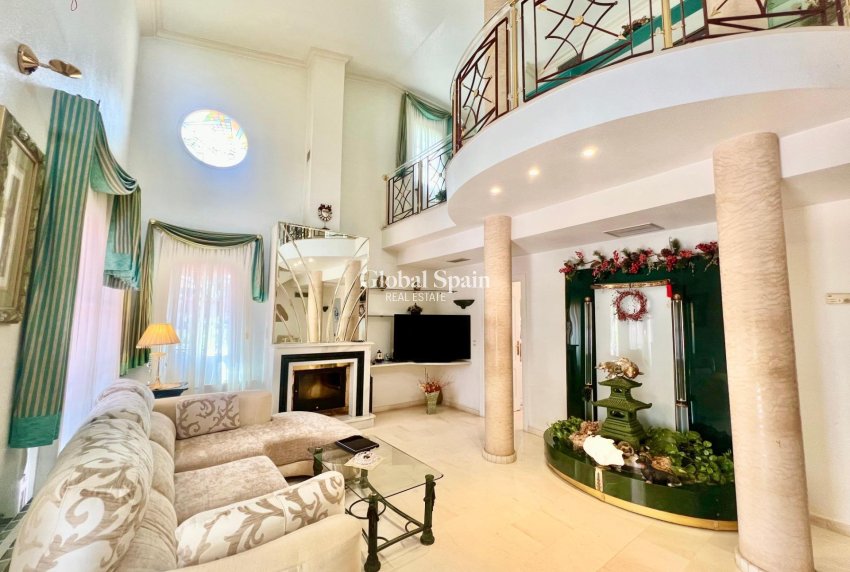 Revente - VILLA -
TORREVIEJA - LOS BALCONES - LOS ALTOS
