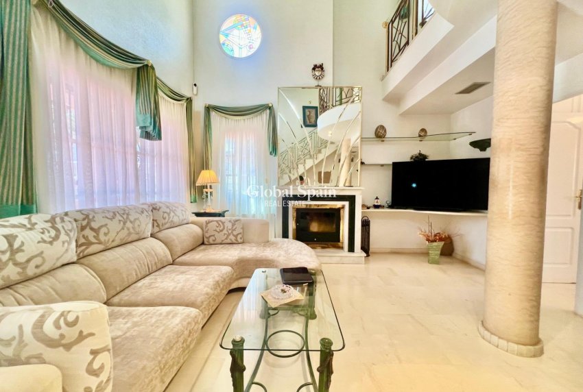 Revente - VILLA -
TORREVIEJA - LOS BALCONES - LOS ALTOS