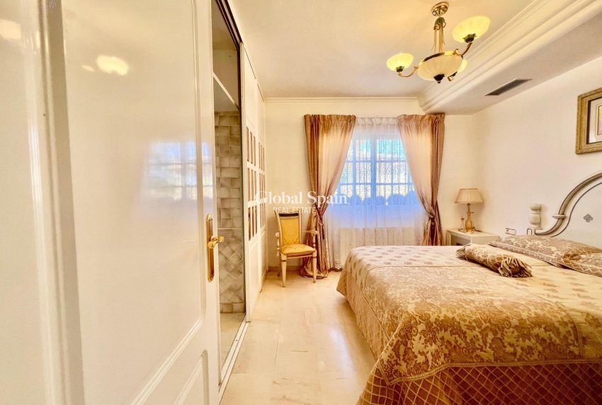 Revente - VILLA -
TORREVIEJA - LOS BALCONES - LOS ALTOS