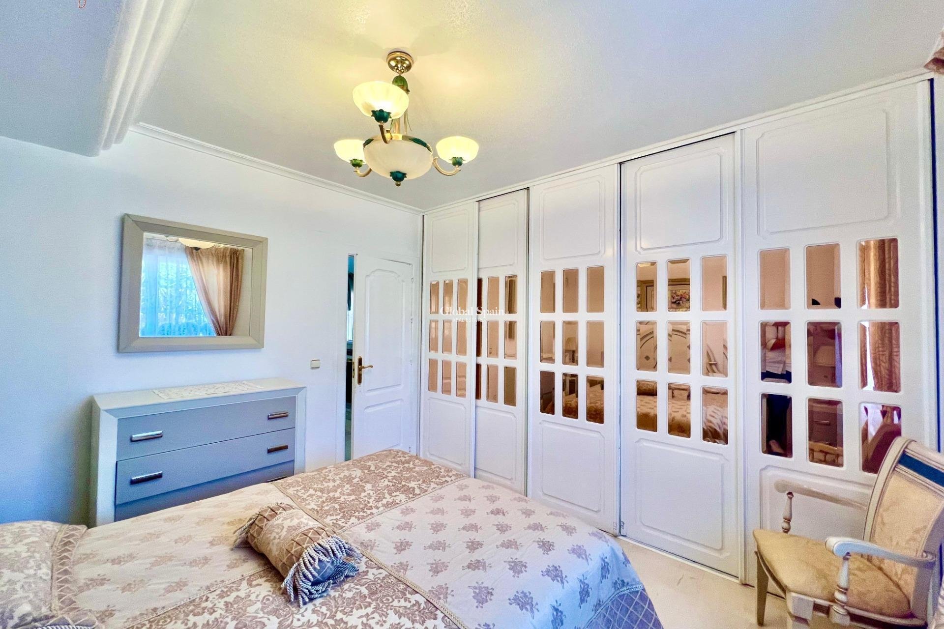 Revente - VILLA -
TORREVIEJA - LOS BALCONES - LOS ALTOS