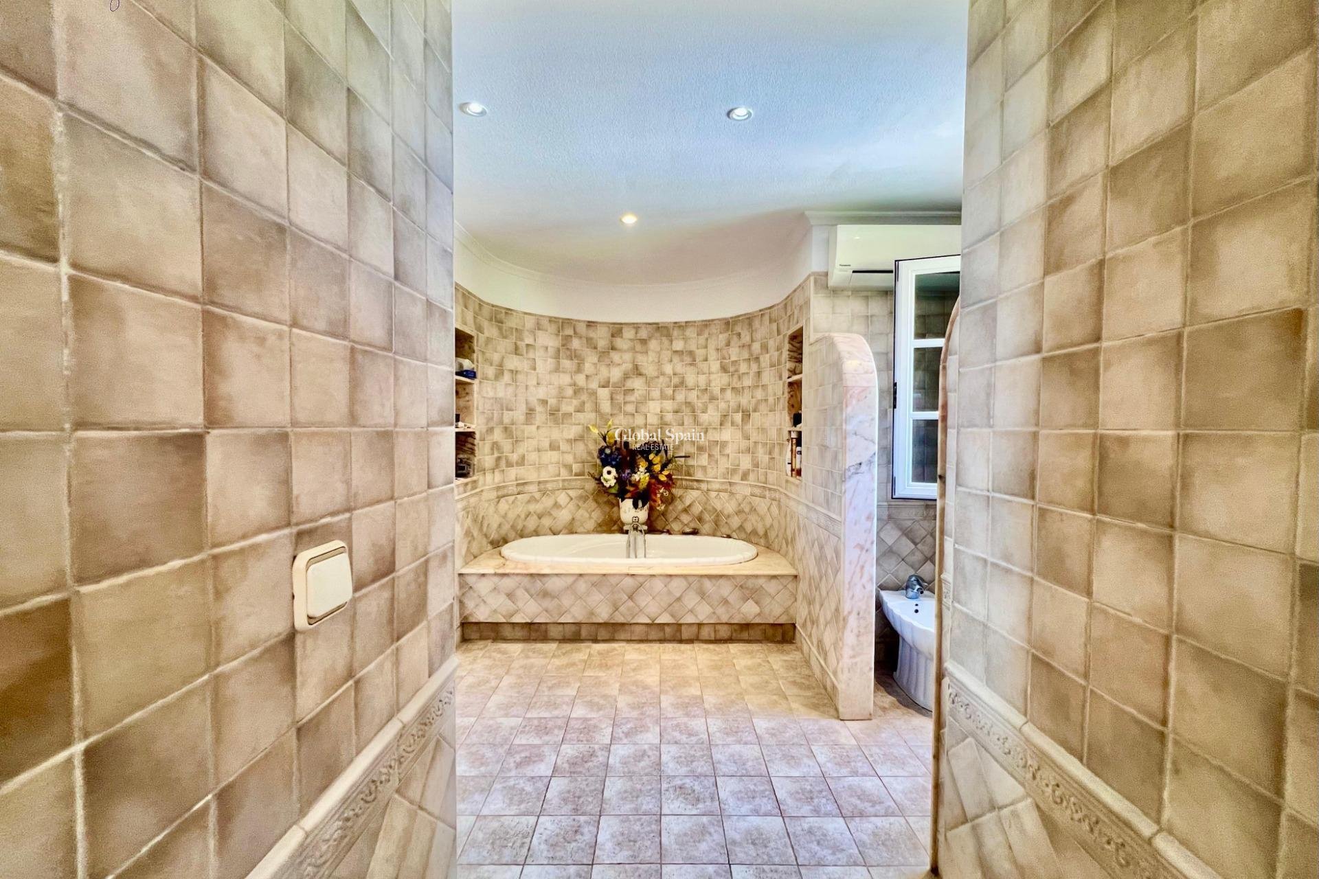 Revente - VILLA -
TORREVIEJA - LOS BALCONES - LOS ALTOS