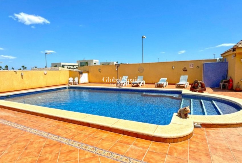 Revente - VILLA -
TORREVIEJA - LOS BALCONES - LOS ALTOS