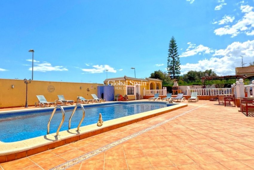 Revente - VILLA -
TORREVIEJA - LOS BALCONES - LOS ALTOS