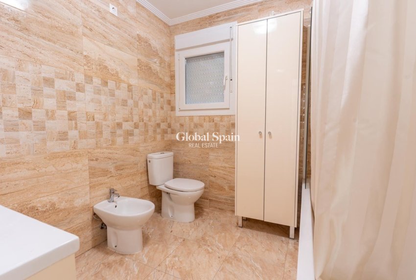 Revente - VILLA -
TORREVIEJA - LOS BALCONES - LOS ALTOS