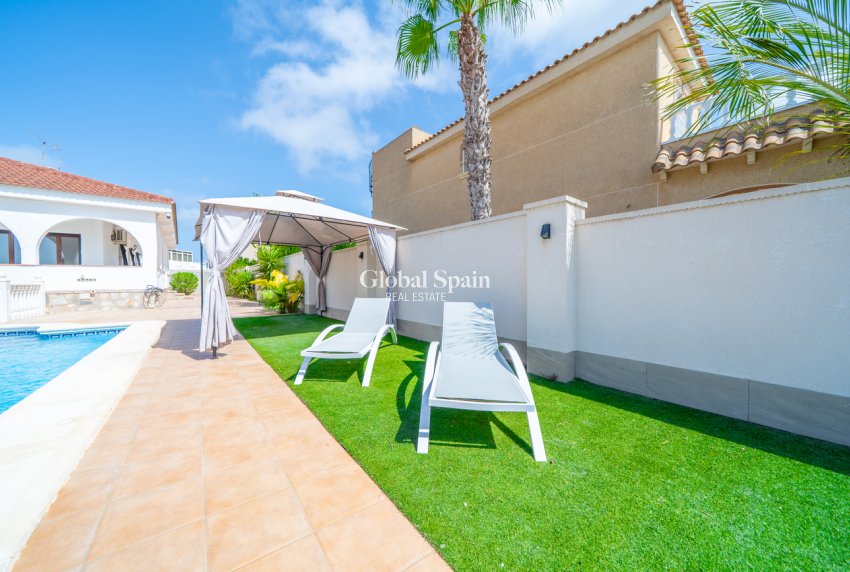 Revente - VILLA -
TORREVIEJA - LOS BALCONES - LOS ALTOS