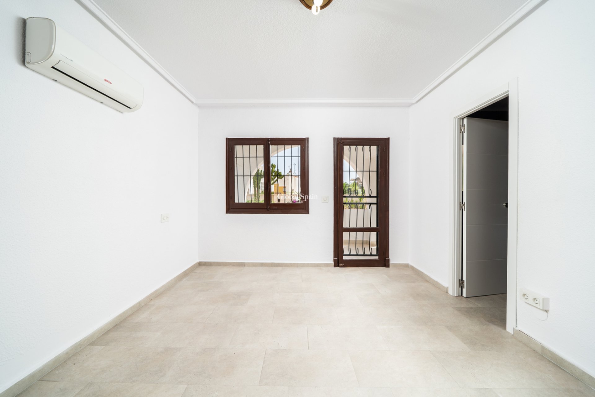 Revente - VILLA -
TORREVIEJA - LOS BALCONES - LOS ALTOS