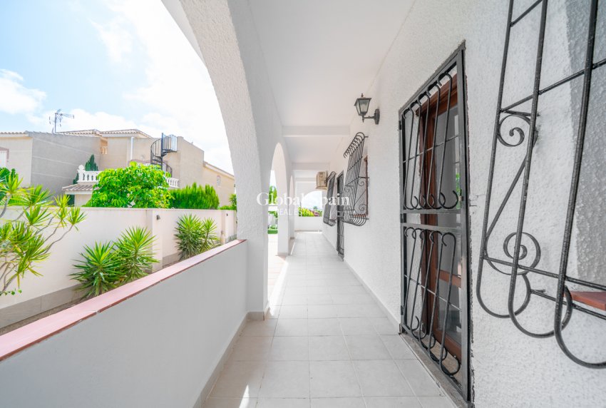Revente - VILLA -
TORREVIEJA - LOS BALCONES - LOS ALTOS