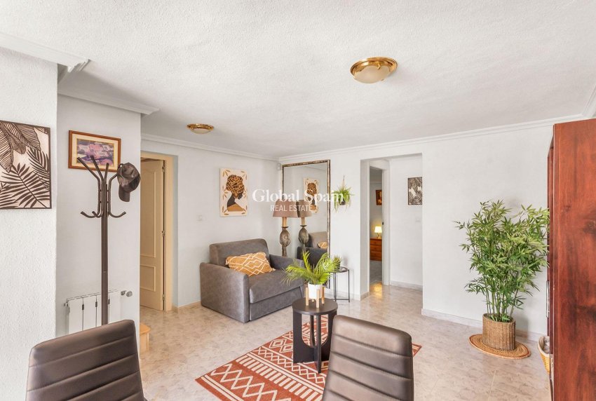 Revente - VILLA -
TORREVIEJA - LOS BALCONES - LOS ALTOS