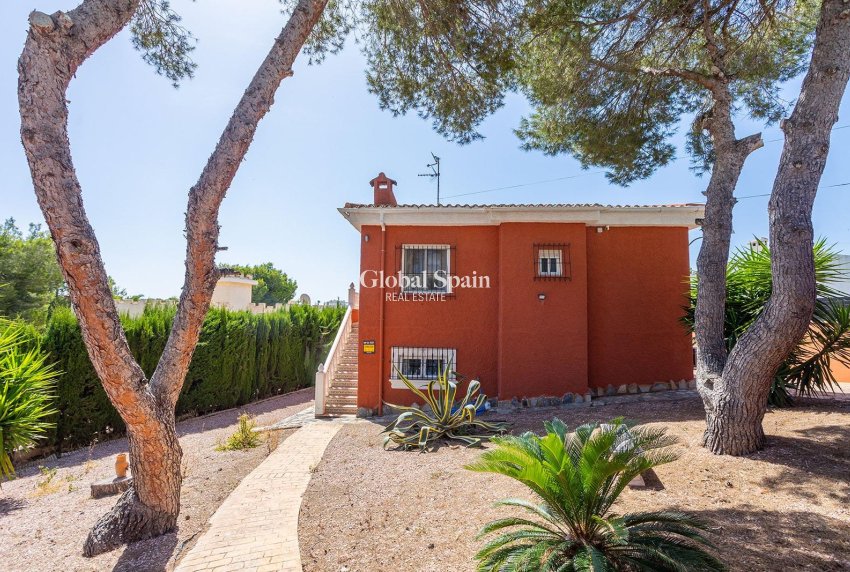 Revente - VILLA -
TORREVIEJA - LOS BALCONES - LOS ALTOS