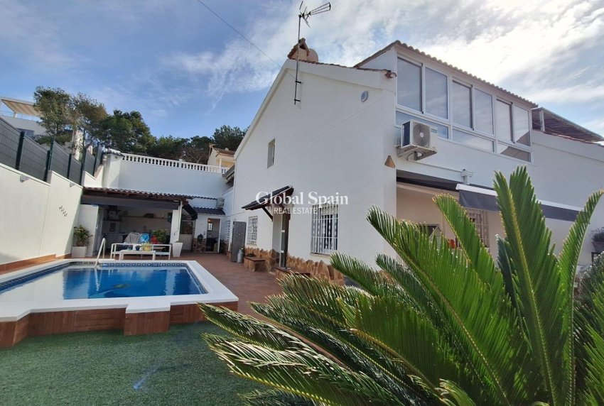 Revente - VILLA -
TORREVIEJA - LOS BALCONES - LOS ALTOS