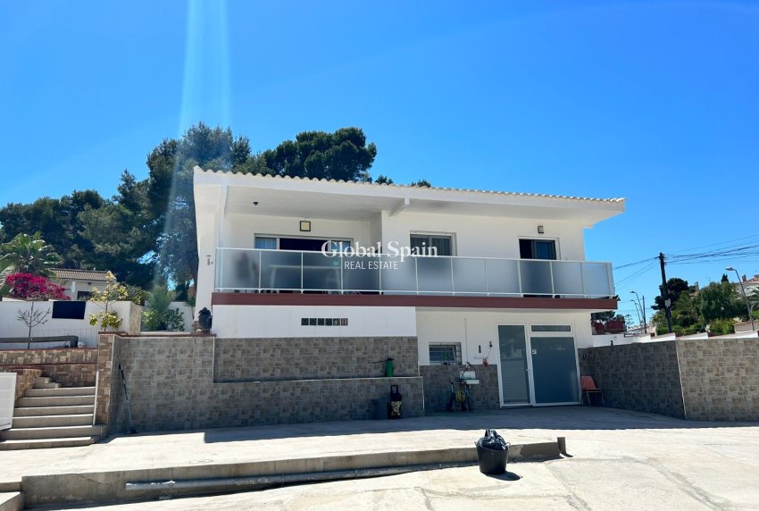 Revente - VILLA -
TORREVIEJA - LOS BALCONES - LOS ALTOS