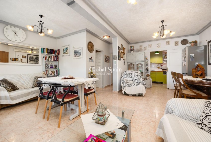 Revente - VILLA -
TORREVIEJA - Playa de los Locos