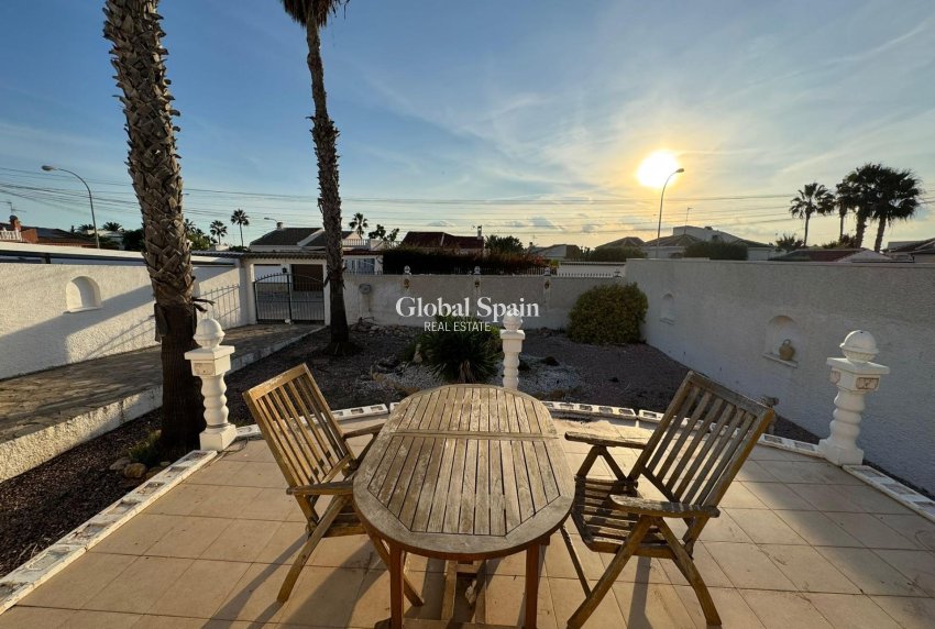 Revente - Villa -
TORREVIEJA - San luis