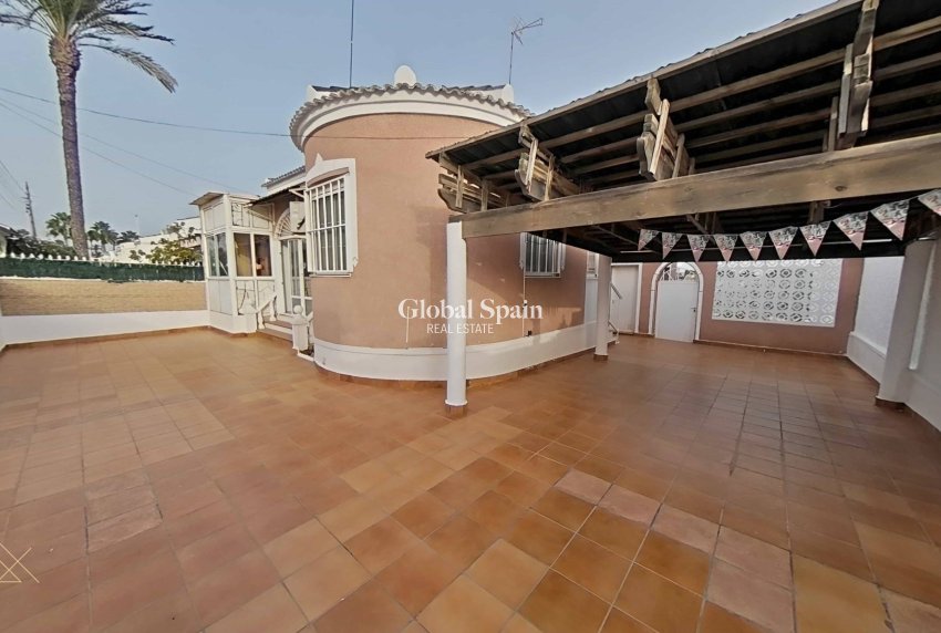 Revente - VILLA -
TORREVIEJA - San Luis