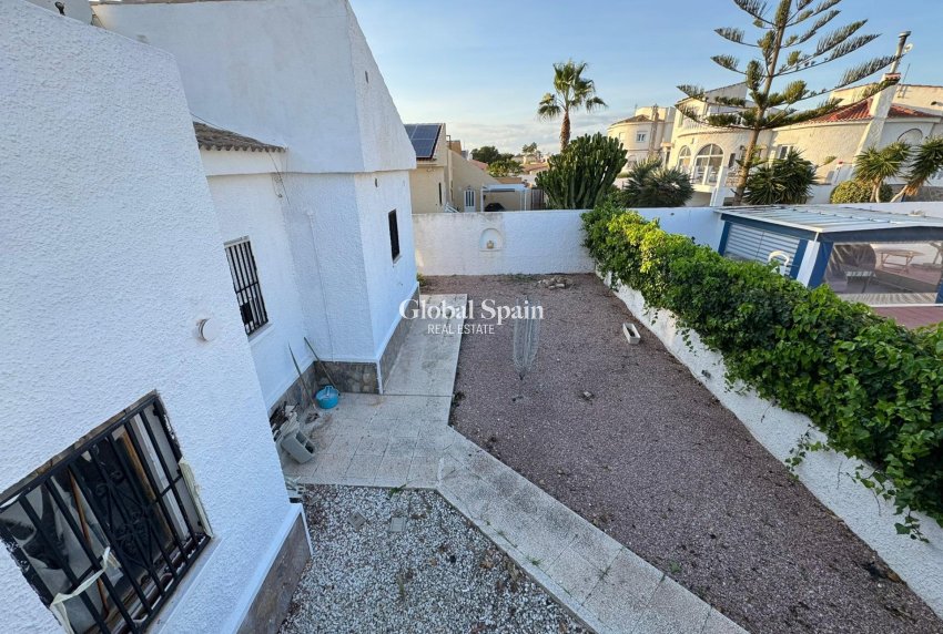 Revente - VILLA -
TORREVIEJA - San luis