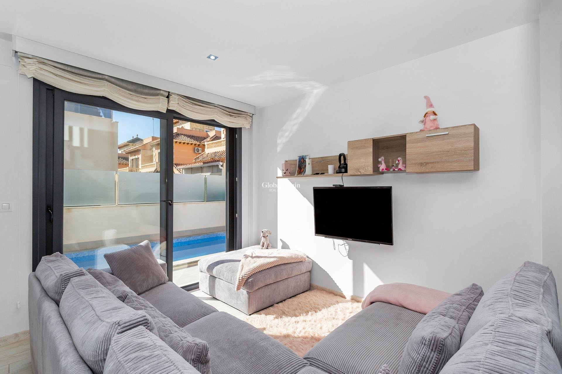 Revente - Villa -
TORREVIEJA - Sector 25