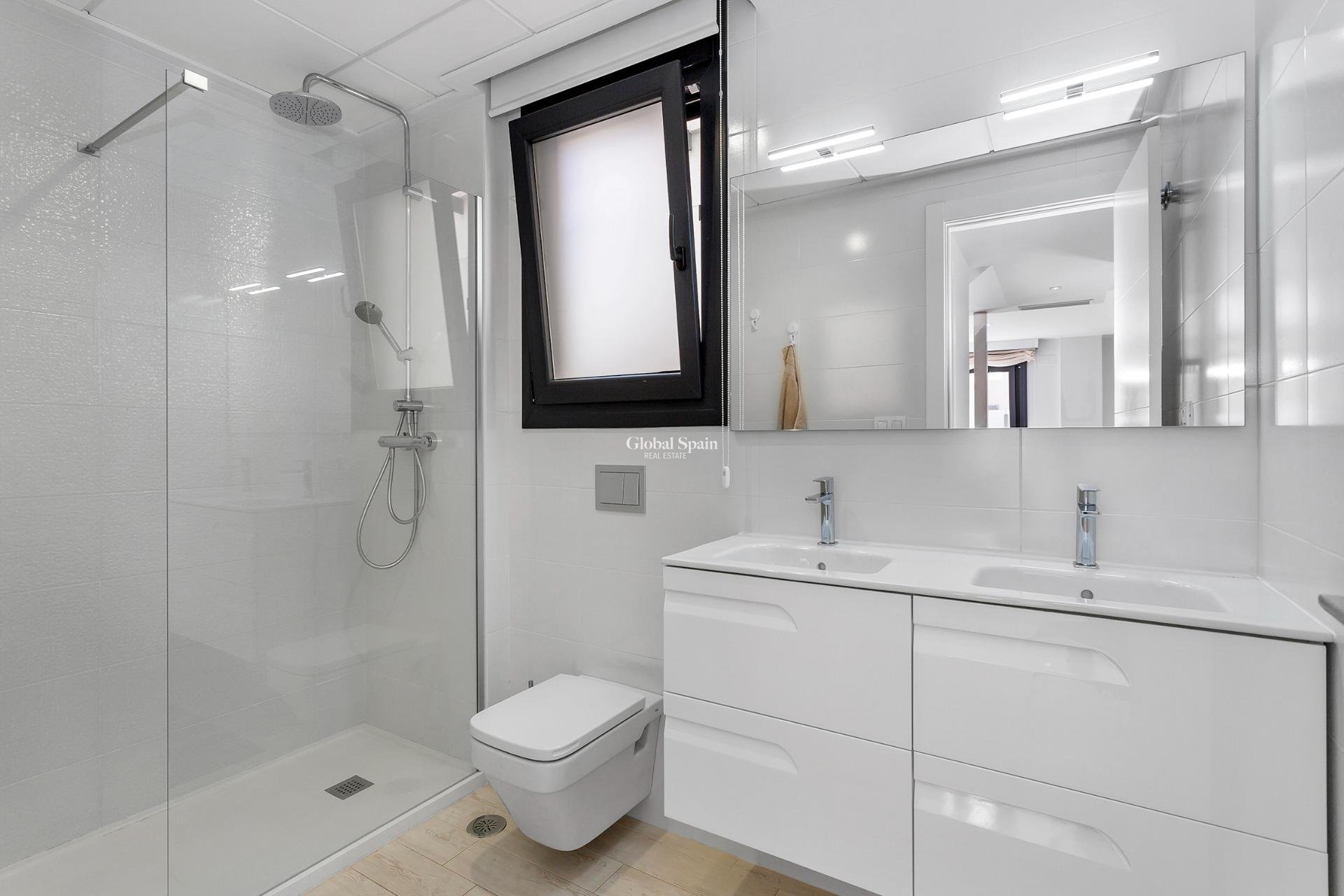 Revente - Villa -
TORREVIEJA - Sector 25