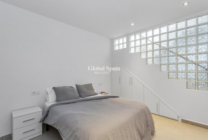 Revente - Villa -
TORREVIEJA - Sector 25