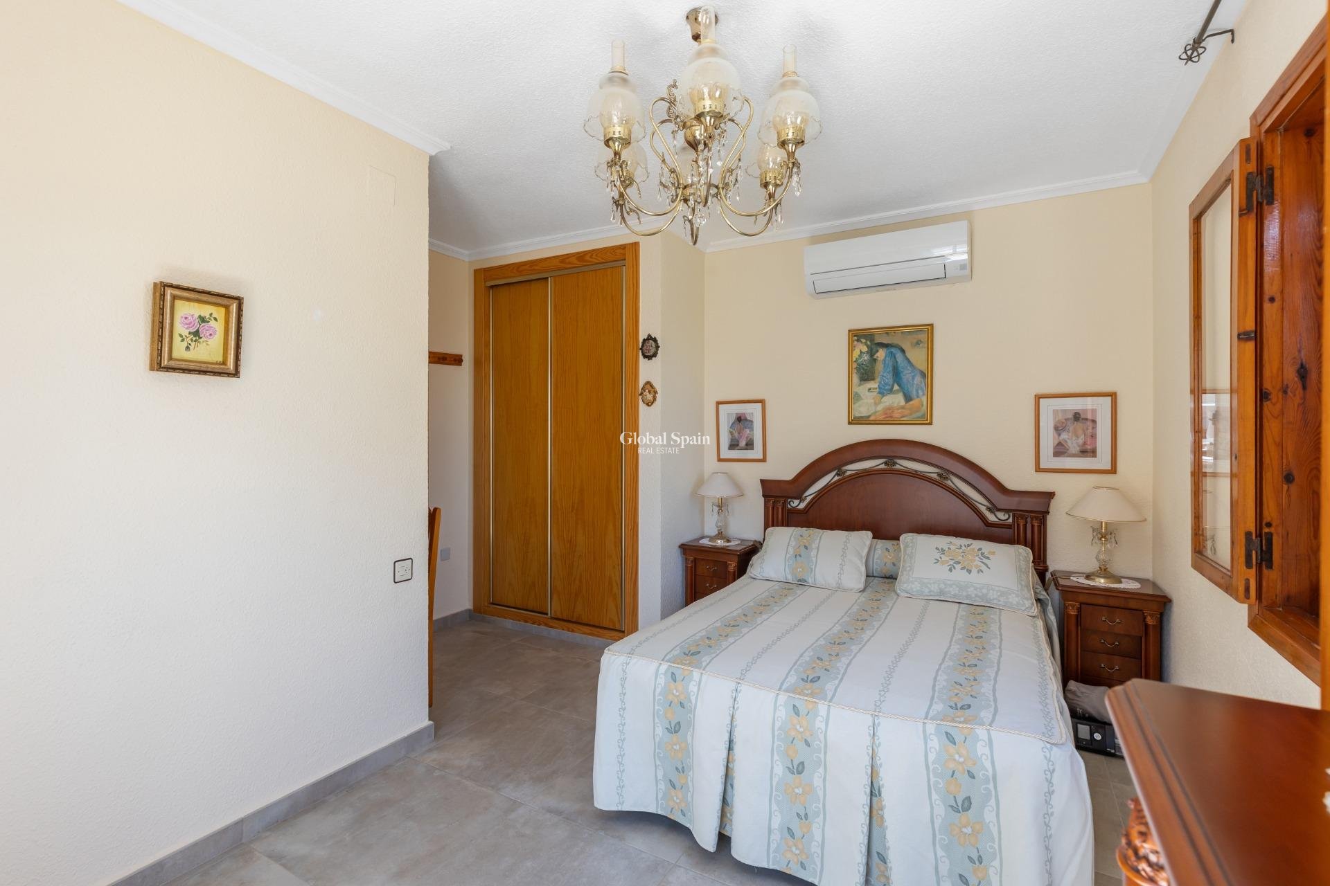 Revente - VILLA -
TORREVIEJA - Torreblanca