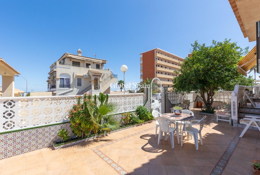 Revente - VILLA -
TORREVIEJA - Torreblanca