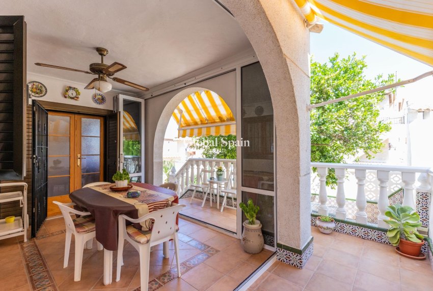 Revente - VILLA -
TORREVIEJA - Torreblanca