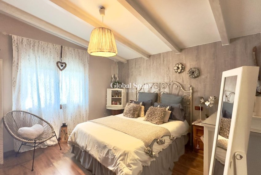 Revente - VILLA -
TORREVIEJA - Torreblanca