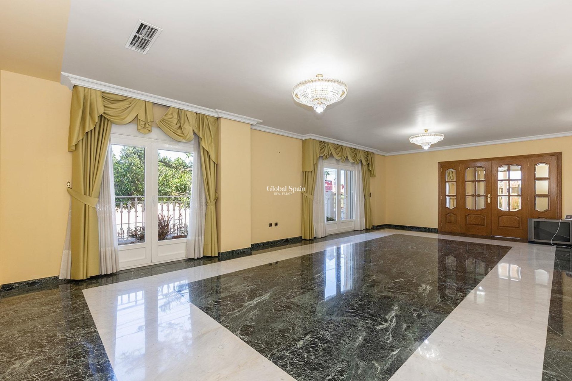 Revente - Villa -
TORREVIEJA - Torreta florida