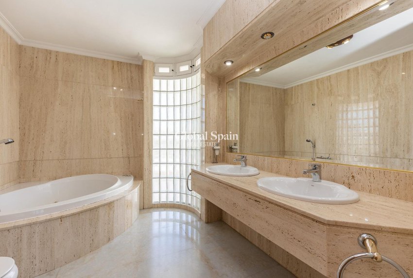 Revente - Villa -
TORREVIEJA - Torreta florida