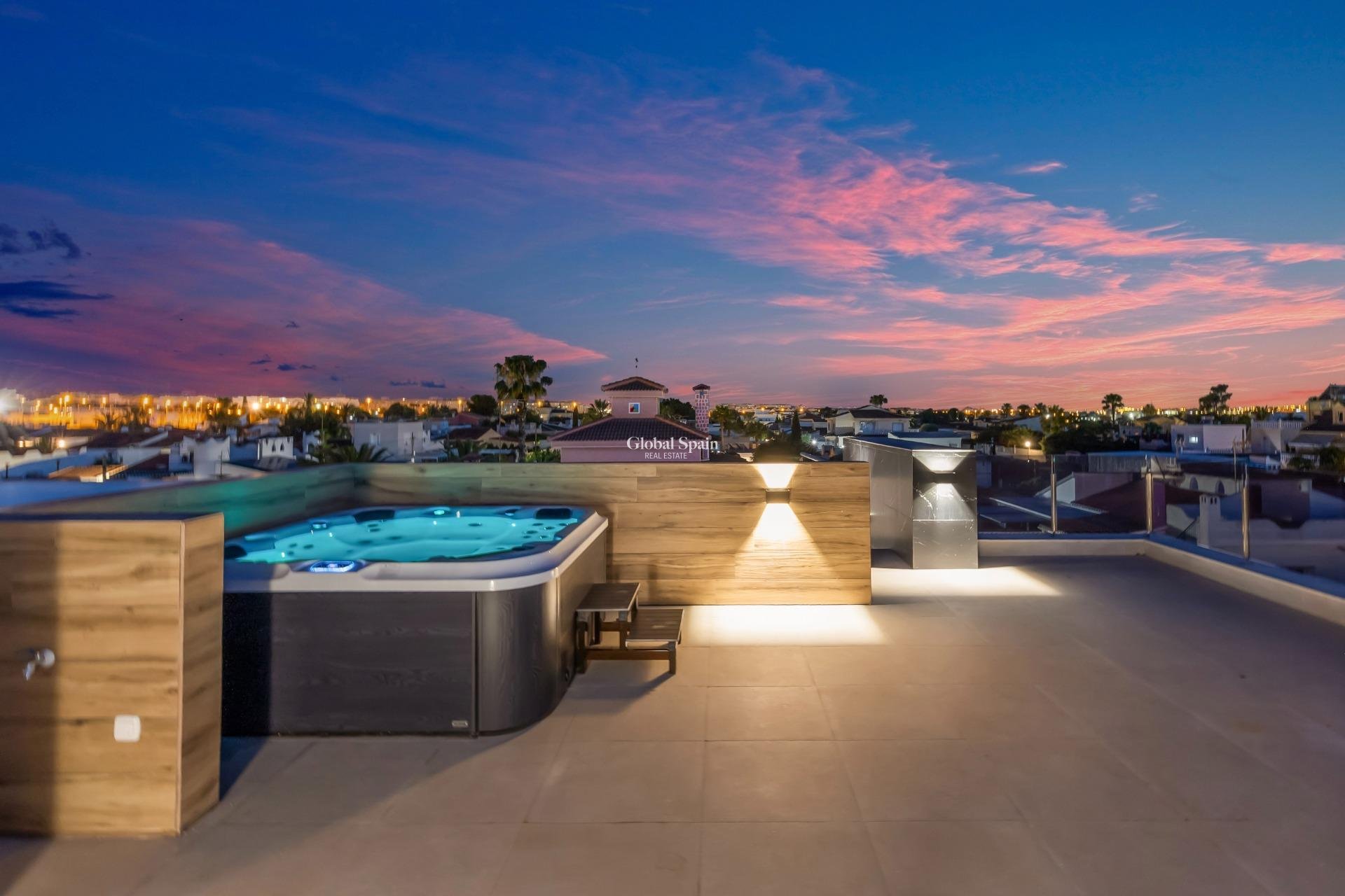 Revente - VILLA -
TORREVIEJA - Torreta Florida