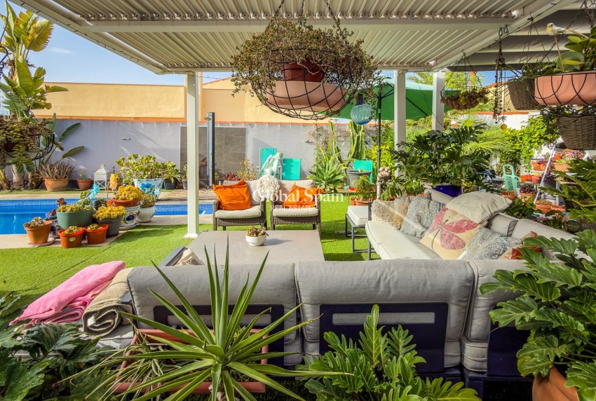 Revente - VILLA -
TORREVIEJA - Torreta - Florida